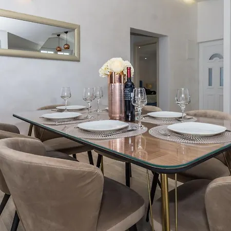 Prestige Apartment *