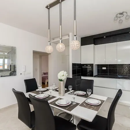 Prestige Apartment Kastela